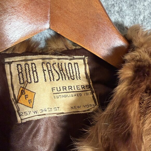 Vintage Fur Cape Brown Scalloped Edge - Picture 3 of 10